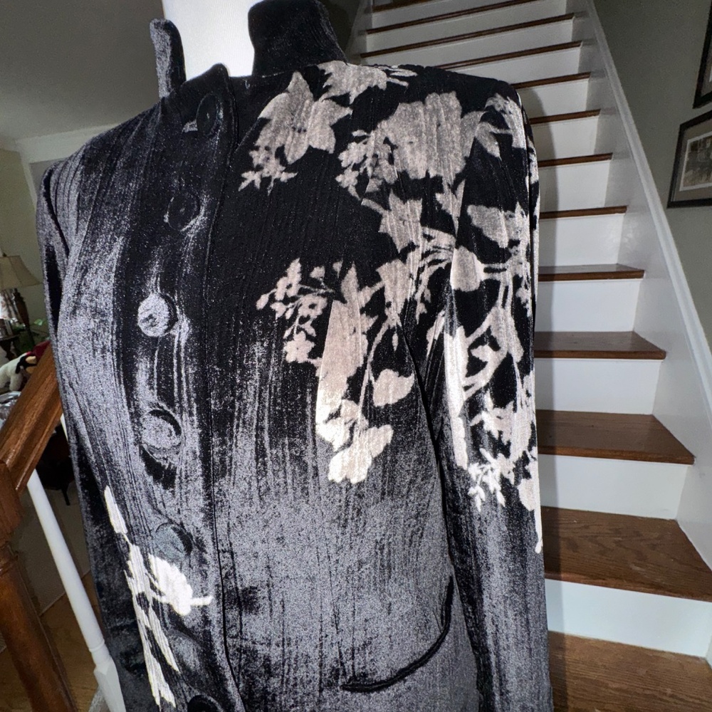 Dana Buchman Velvet Jacket Sz 4 - Picture 6 of 10